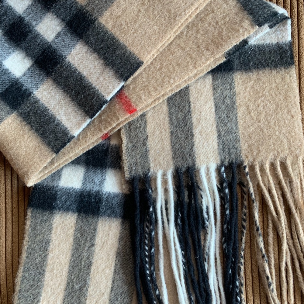 Burberry Cashmere Classic Check Scarf